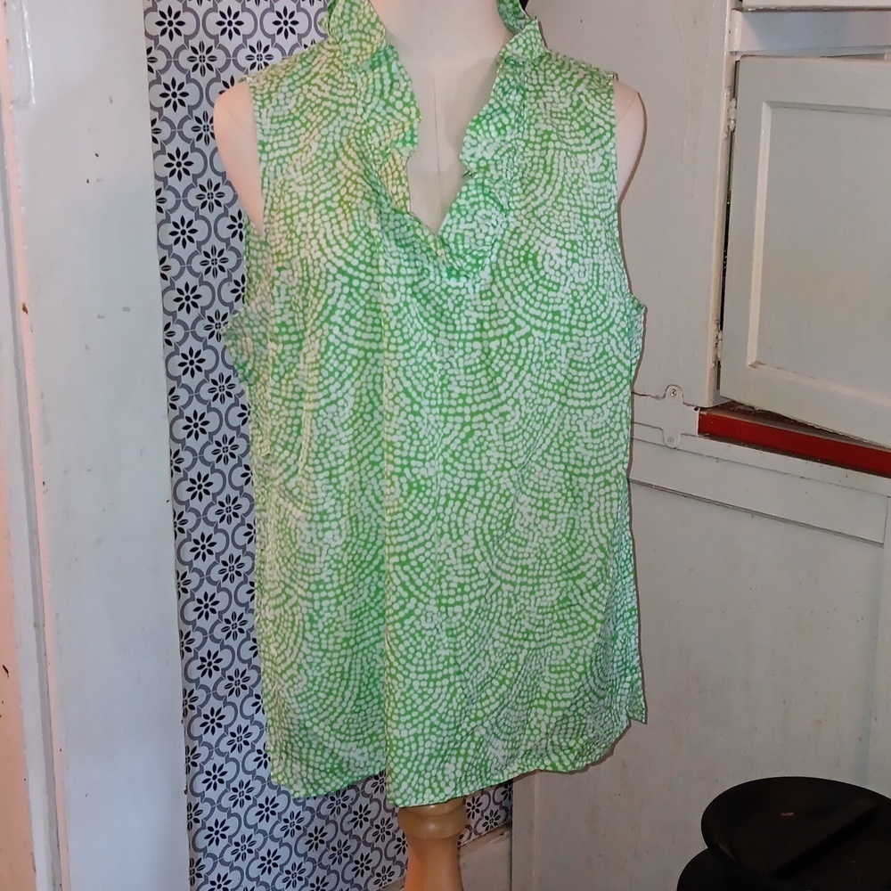 Crown & ivy XL green shirt